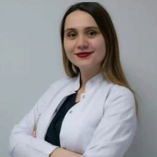 Foto da Doutora Ayșe Especialista em transplante capilar